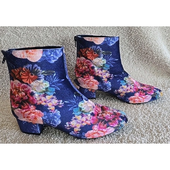 Betsy Johnson Booties Women Size 7.5 Floral Cottage Velvet Block Platform Y2K - Picture 1 of 16